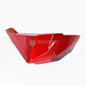 PLASTICO LATERAL DER FARO ROJO