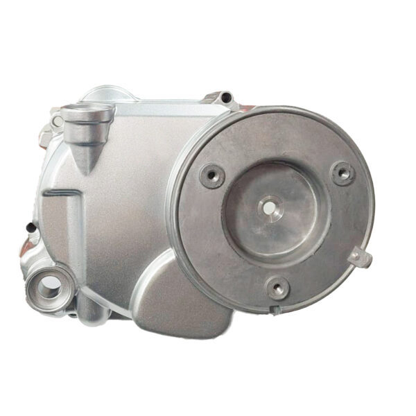 TAPA MOTOR DERECHA (EMBRAGUE)