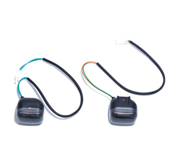 GUIA DIRECCIONAL DELANTERA I/D LUNA POLARIZADA SCOOTER